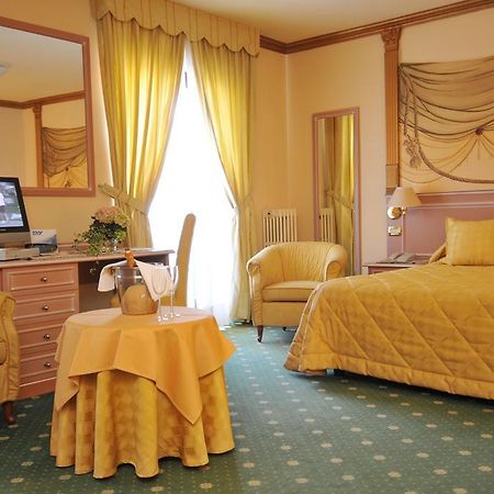 Hotel Miramonti Madonna di Campiglio Bagian luar foto