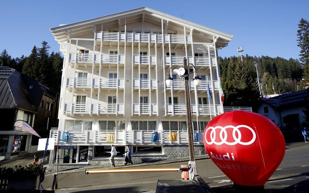 Hotel Miramonti Madonna di Campiglio Bagian luar foto