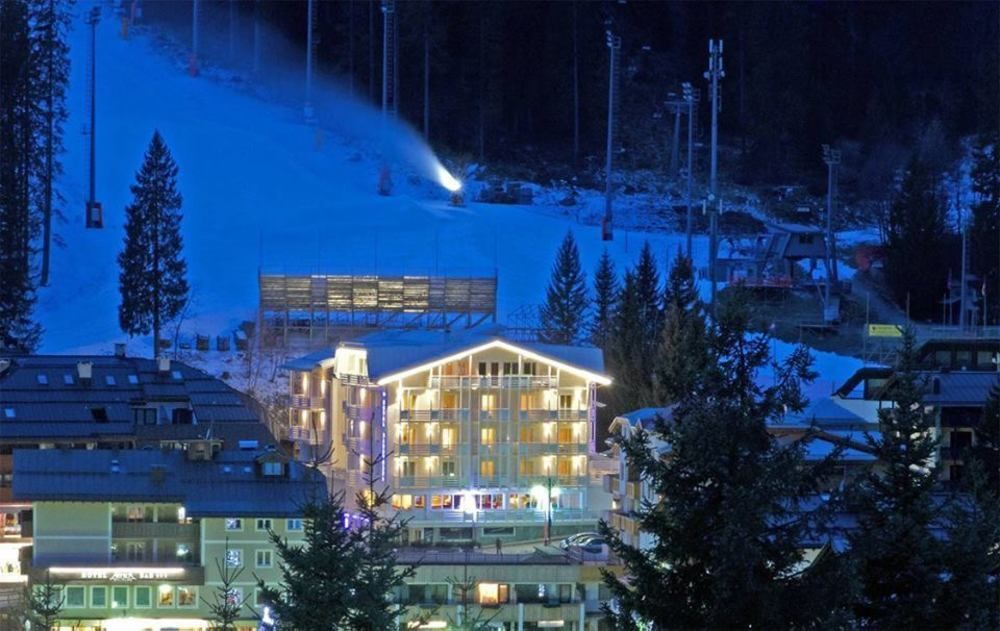 Hotel Miramonti Madonna di Campiglio Bagian luar foto