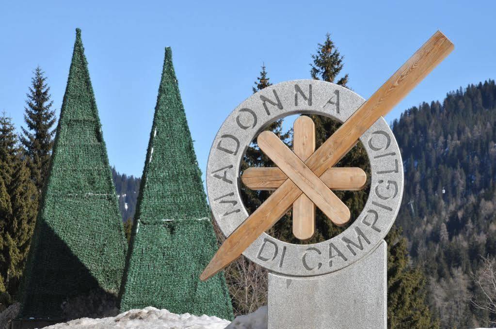 Hotel Miramonti Madonna di Campiglio Bagian luar foto